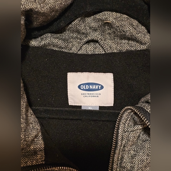 Old Navy Puffer Vest - Picture 3 of 3